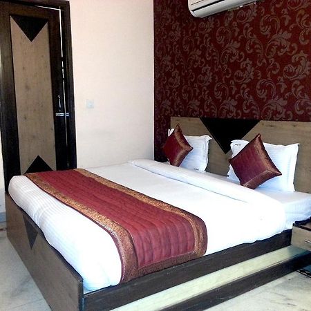 Hotel Ananda 德里 外观 照片