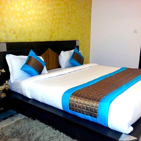 Hotel Ananda 德里 外观 照片