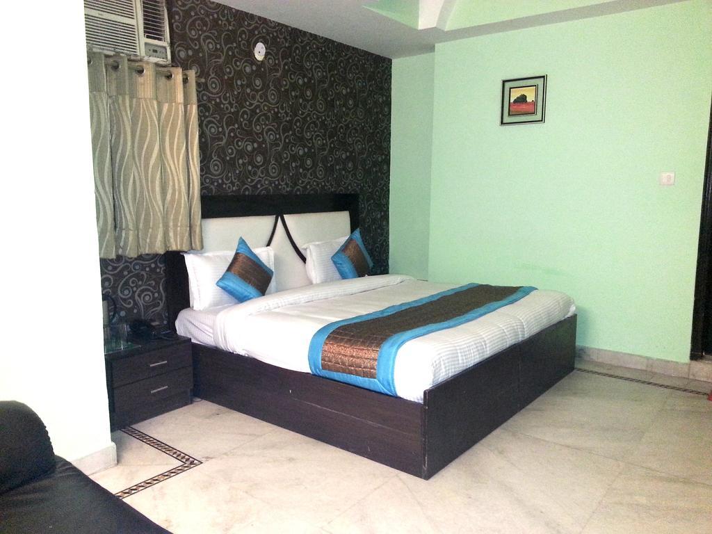 Hotel Ananda 德里 客房 照片