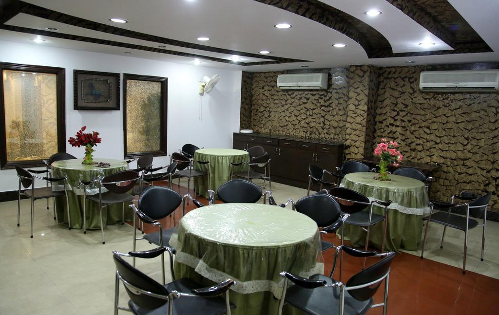 Hotel Ananda 德里 外观 照片