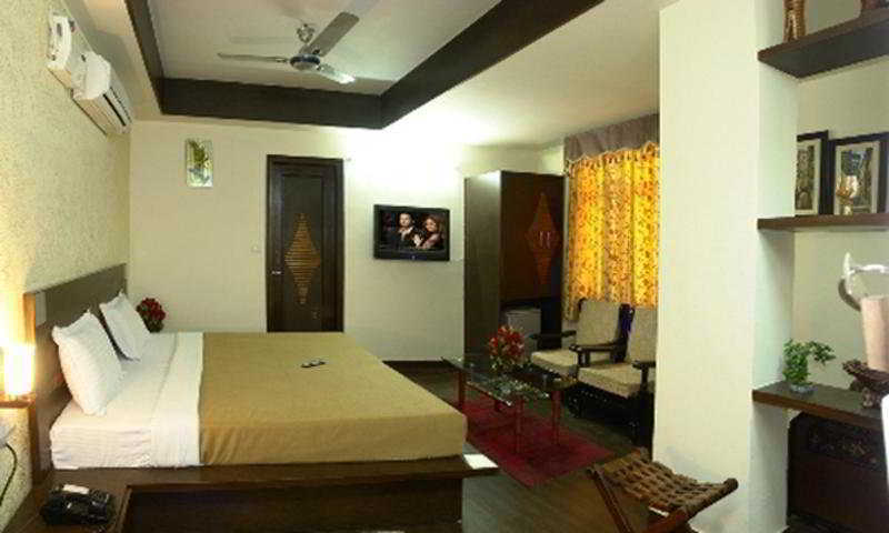 Hotel Ananda 德里 客房 照片