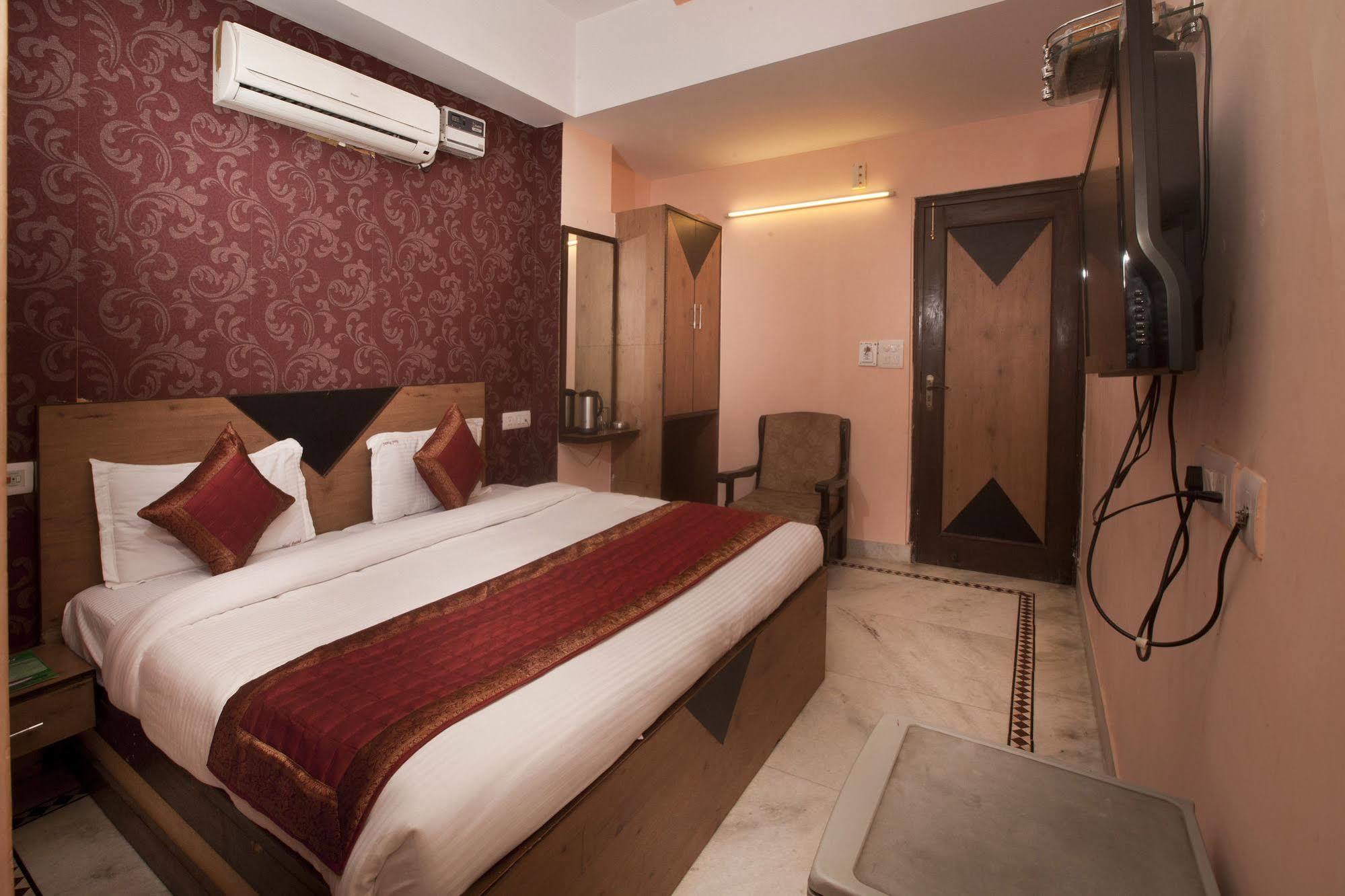 Hotel Ananda 德里 外观 照片